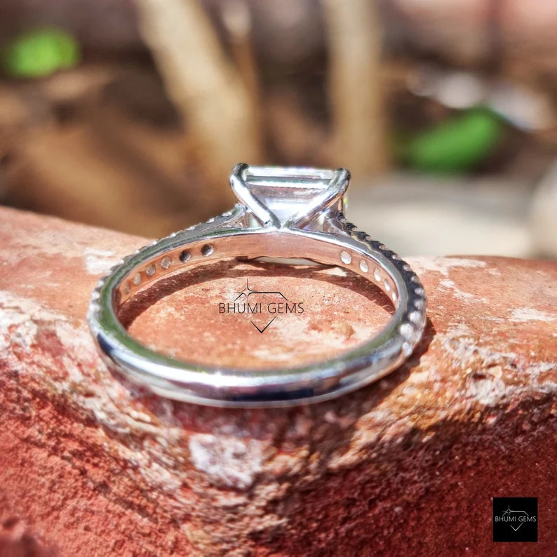 2 CT Emerald Moissanite Engagement Ring - view 6