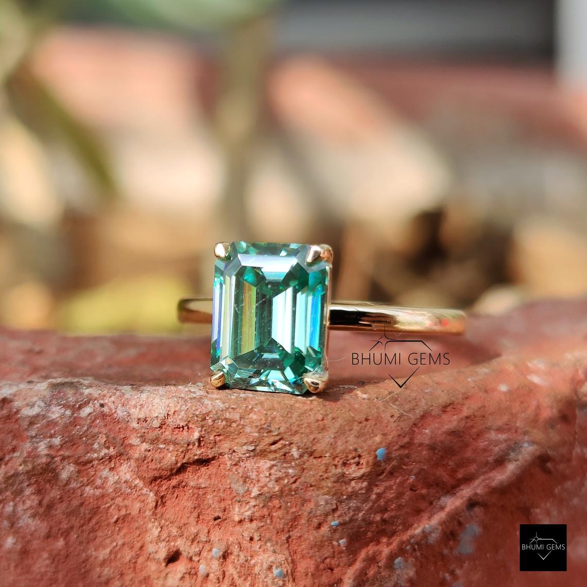 2.29CT Green Emerald Solitaire Moissanite Ring