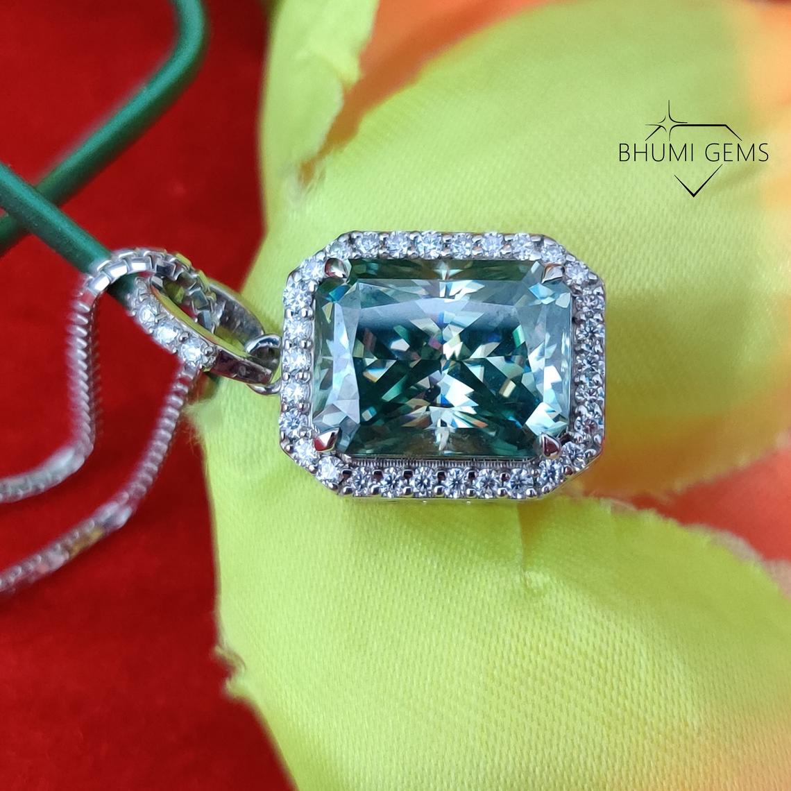 5CT Radiant Dark Green VVSI Moissanite Pendant | Bhumi Gems