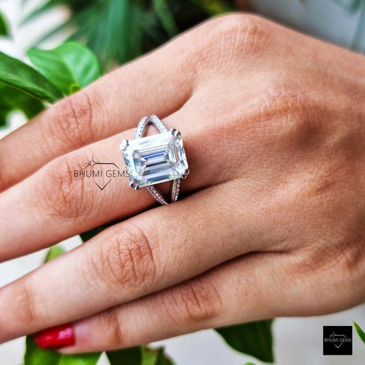 7 CT Emerald Moissanite Engagement Ring - view 2