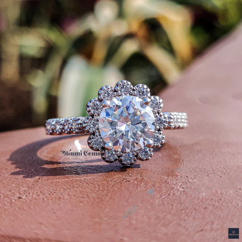 2 CT Round Cut Moissanite Engagement Ring
