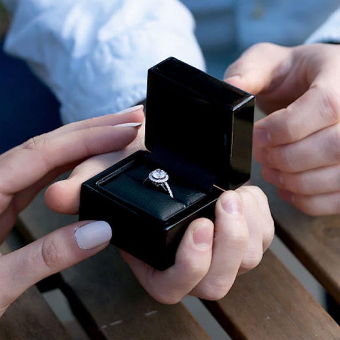 How To Choose A Moissanite For Your Engagement Rings