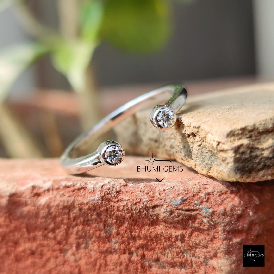 0.16 CT Round Cut Two Stone Moissanite Band - view 5