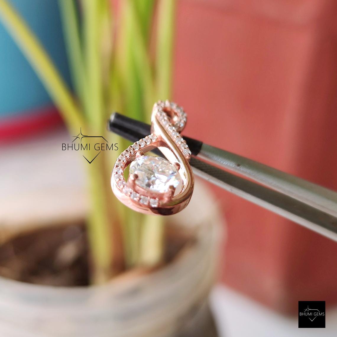1.4TCW Round Moissanite Pendant - view 4