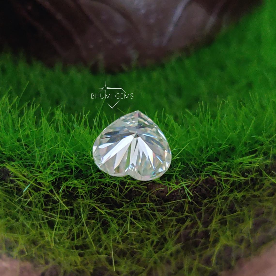 1CT-50CT Heart Cut VVS1 Colorless Moissanite Loose Diamond - view 4