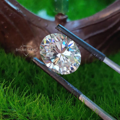1CT-50CT Oval Cut VVS1 Colorless Moissanite Loose Diamond - view 4