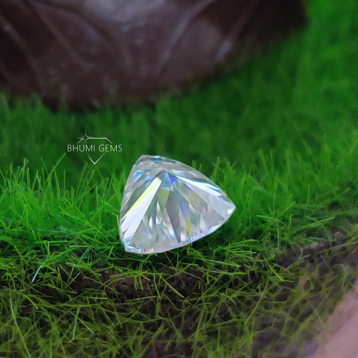 1CT-50CT Trillion Cut VVS1 Colorless Moissanite Loose Diamond - view 3