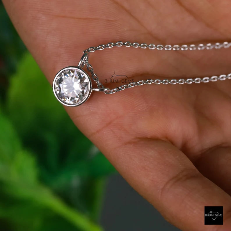 2 CT Round Cut Colorless Moissanite Necklace - view 5