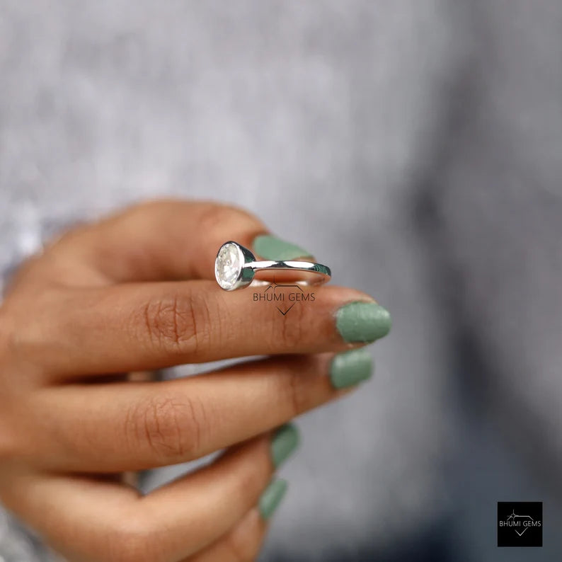 2 CT Oval Moissanite Engagement Ring - view 5