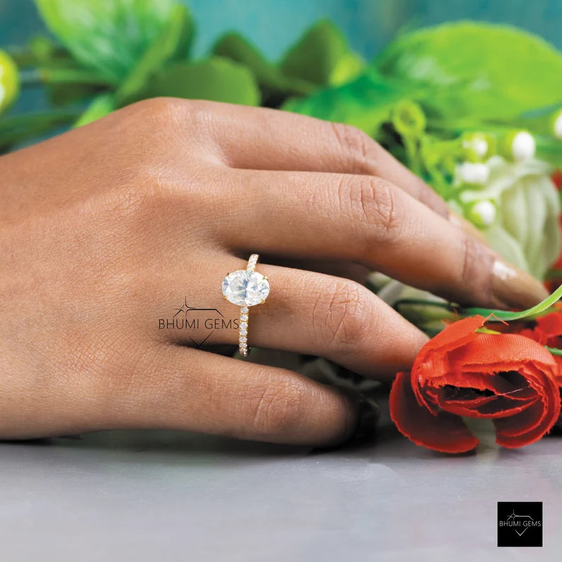2 CT Oval Moissanite Engagement Ring - view 3