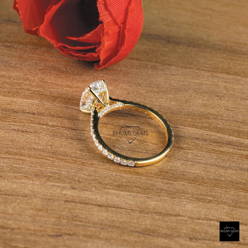 2 CT Oval Moissanite Engagement Ring - view 6
