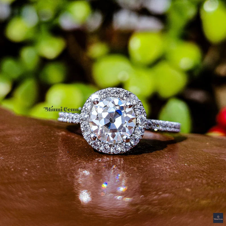 2 CT Round Cut Moissanite Engagement Ring