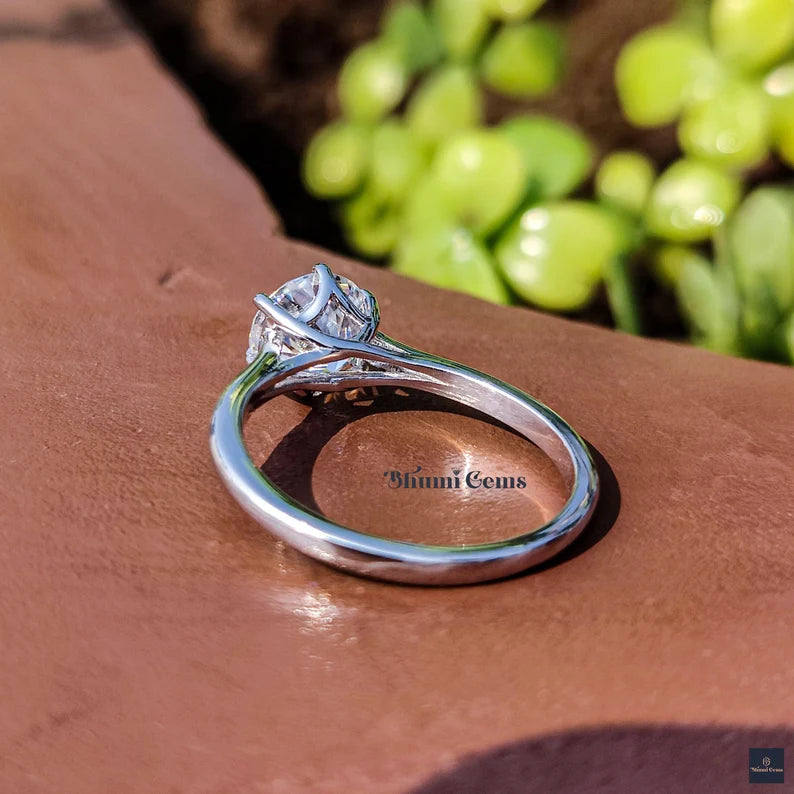 2 CT Round Solitaire Moissanite Ring - view 6