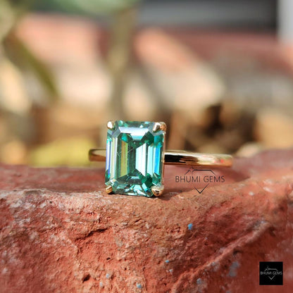 2.29CT Green Emerald Solitaire Moissanite Ring