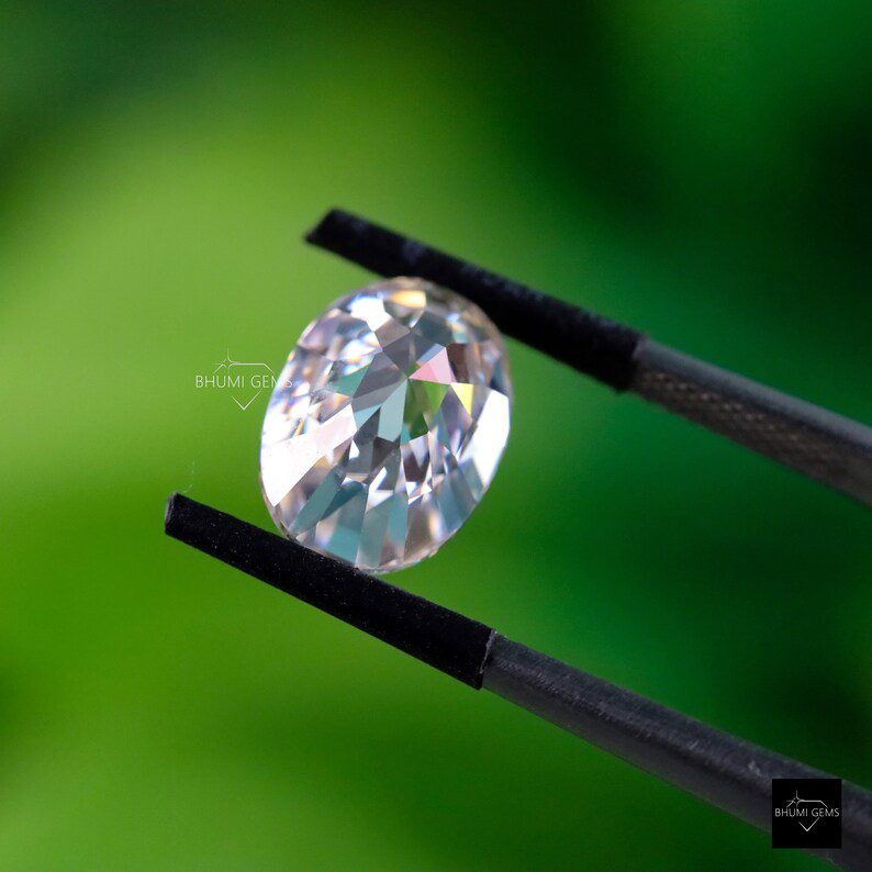 2CT-50CT Oval Jubilee Cut Colorless Loose Moissanite Diamond - view 3