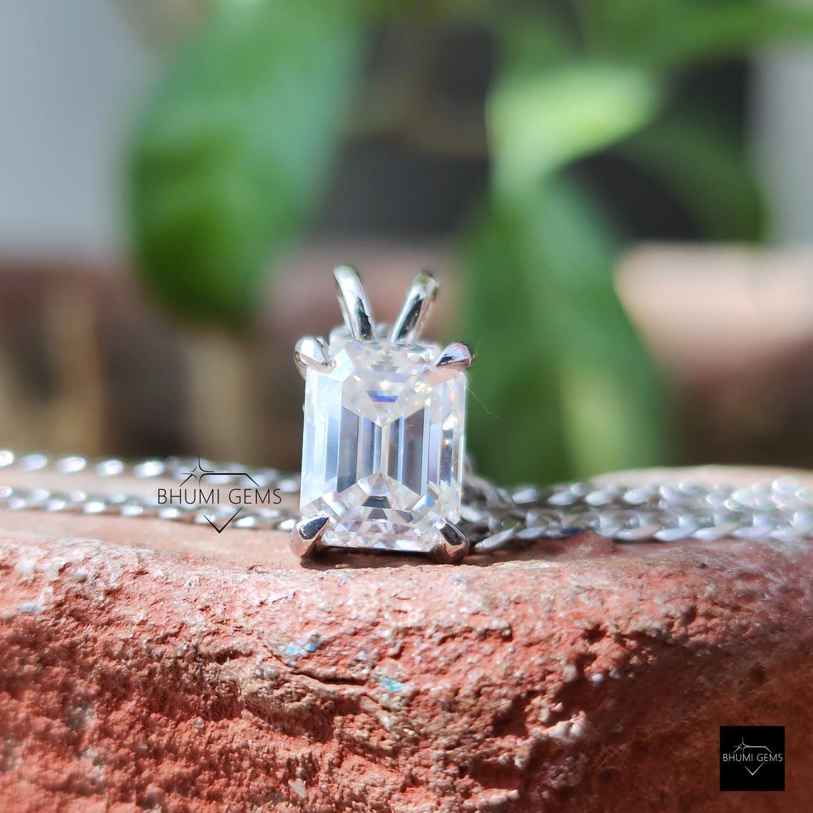 2CT Emerald Colorless Moissanite Necklace - view 6