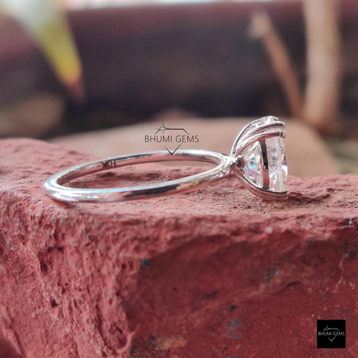 2 CT Oval Cut Moissanite Solitaire Ring - view 3