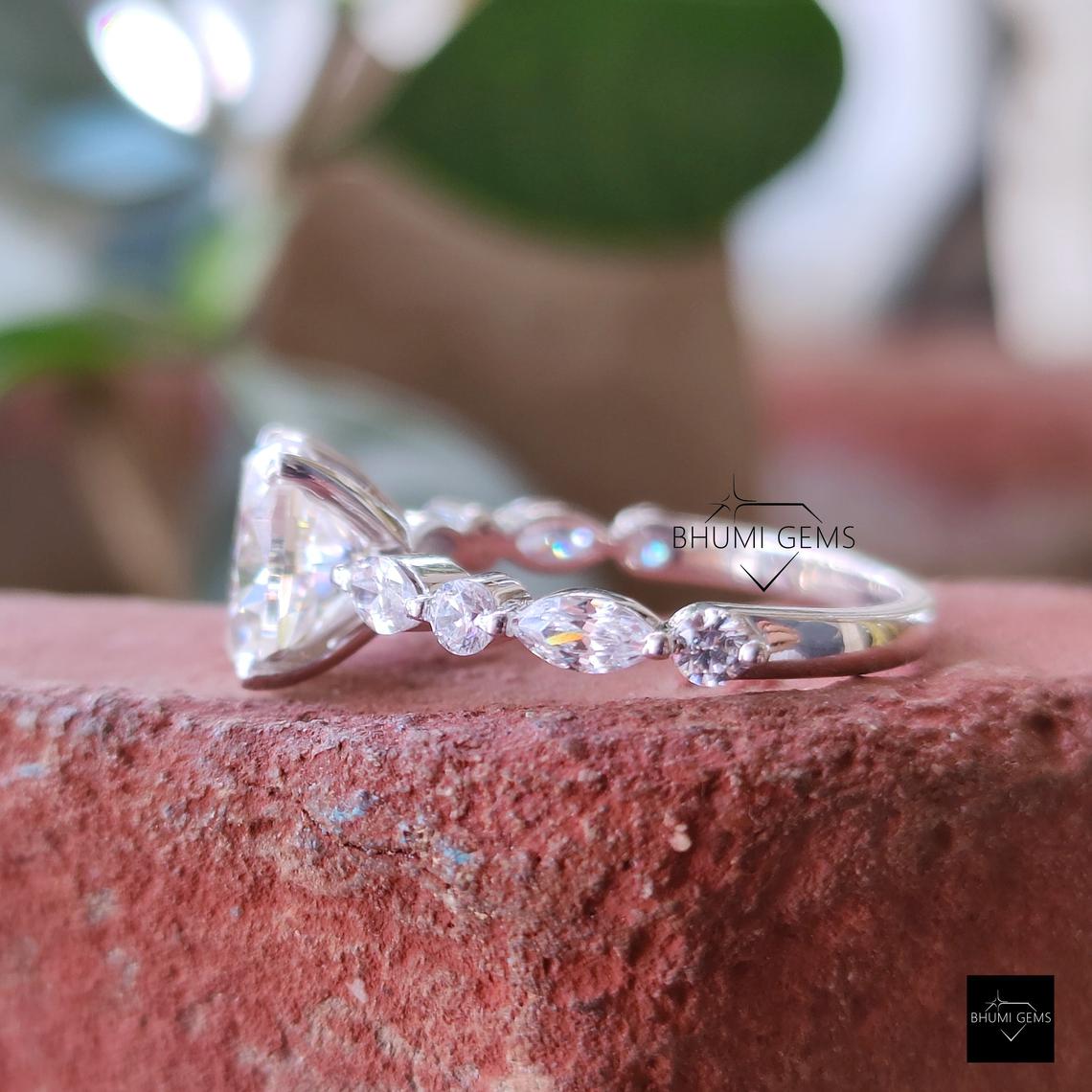 2 CT Oval Cut Moissanite Engagement Ring - view 4