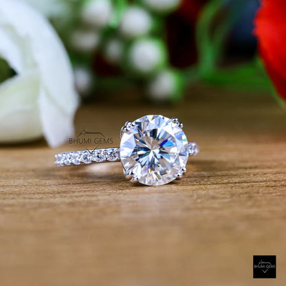 3 CT Round Cut Moissanite Engagement Ring