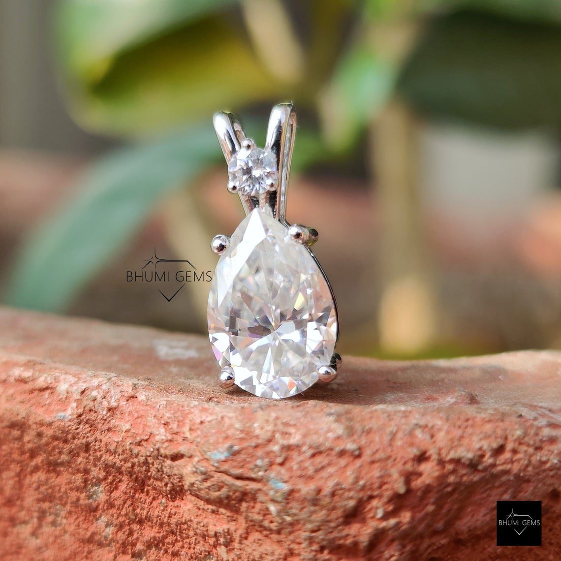 Pear Moissanite Jewelry Pendant
