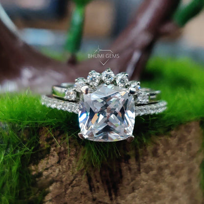 3.65TCW Cushion Colorless Moissanite Wedding Ring Set - view 2