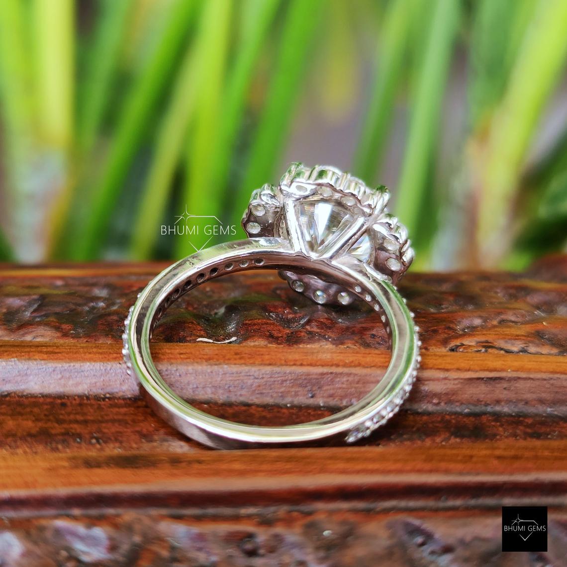3.35 TW Round Cut Moissanite Cluster Ring - view 4