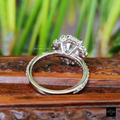 3.35 TW Round Cut Moissanite Cluster Ring - view 4
