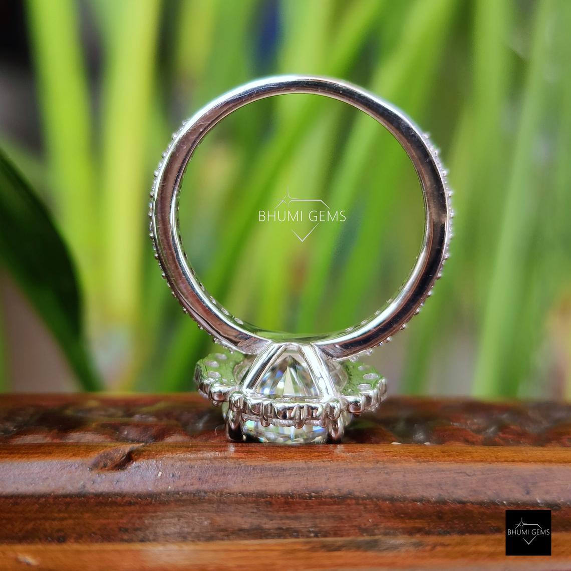 3.35 TW Round Cut Moissanite Cluster Ring - view 5