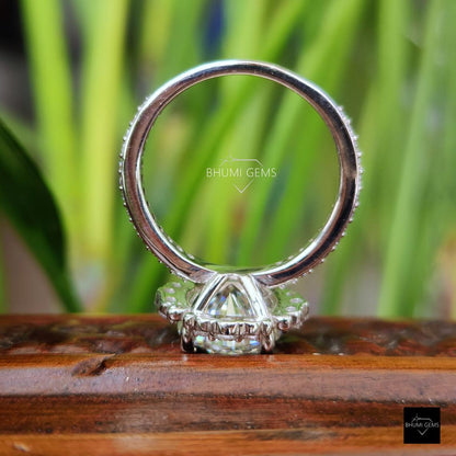3.35 TW Round Cut Moissanite Cluster Ring - view 5