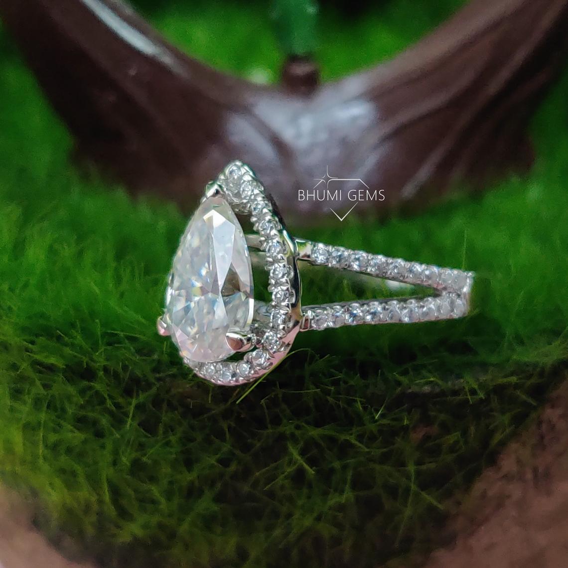 3.95TCW Pear Cut Colorless VVS1 Moissanite Engagement Ring - view 5