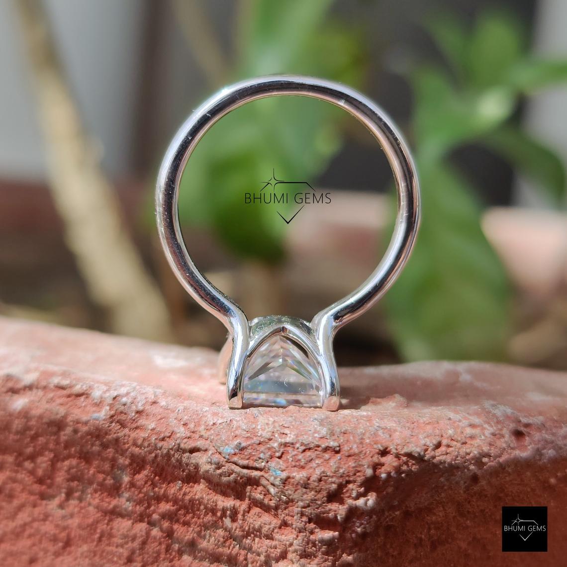 3CT Princess Cut Colorless Moissanite Solitaire Ring - view 6