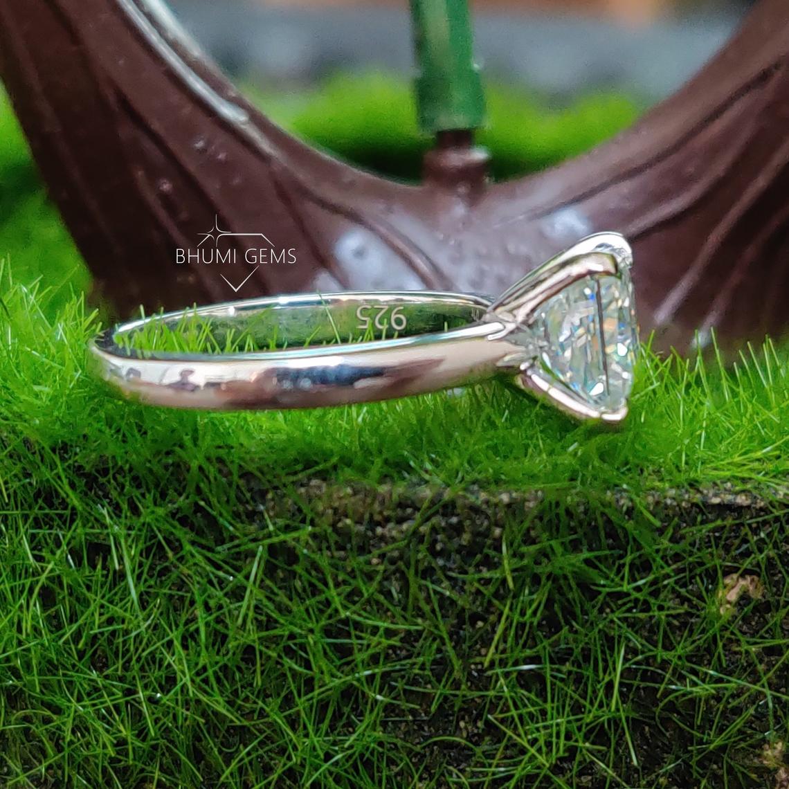 3CT Princess Cut Moissanite Engagement Ring - view 4