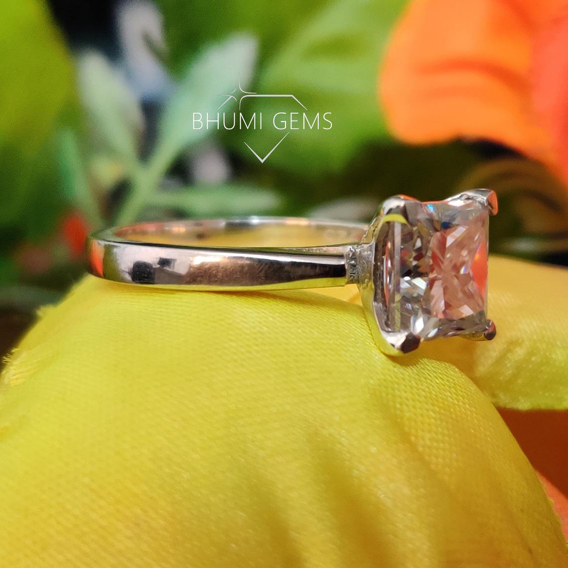 3CT Princess Cut VVS1 Clarity Colorless Moissanite Engagement Ring - view 3