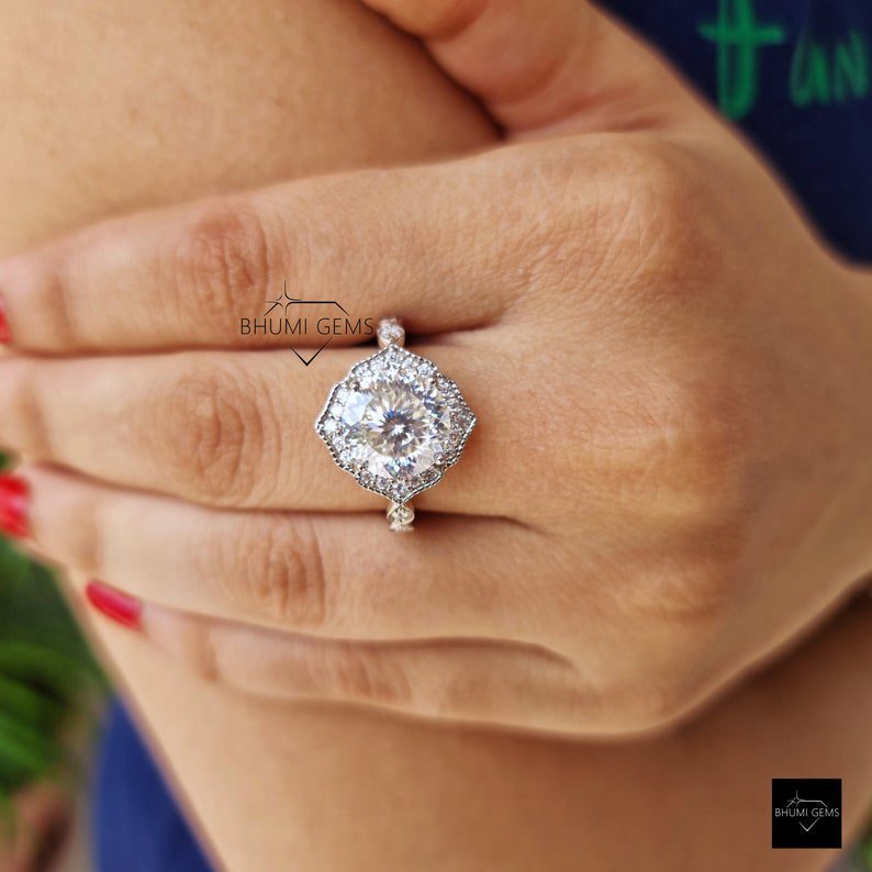 Vintage Style 4.26TW Portuguese Cut Moissanite Snack Flack Halo Engagement Ring - view 2