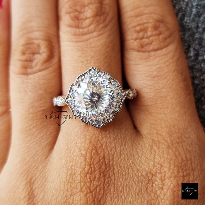 Vintage Style 4.26TW Portuguese Cut Moissanite Snack Flack Halo Engagement Ring - view 4