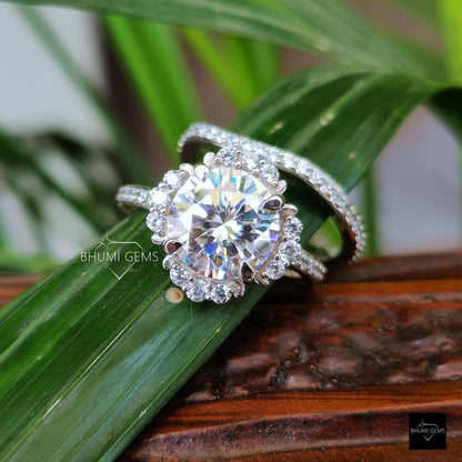 3.55 TW Round Moissanite Wedding Ring Set - view 2