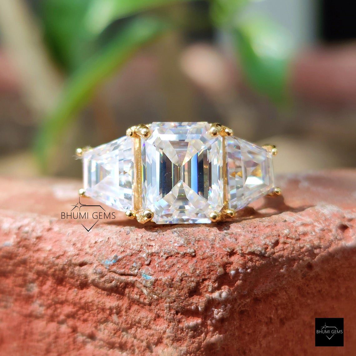 Emerald Cut Wedding Ring | Moissanite Engagement Rings