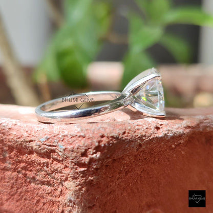 5CT Round Cut Colorless Moissanite Solitaire Ring - view 4