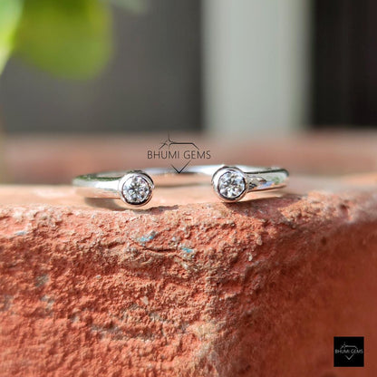 Round Moissanite Wedding Band