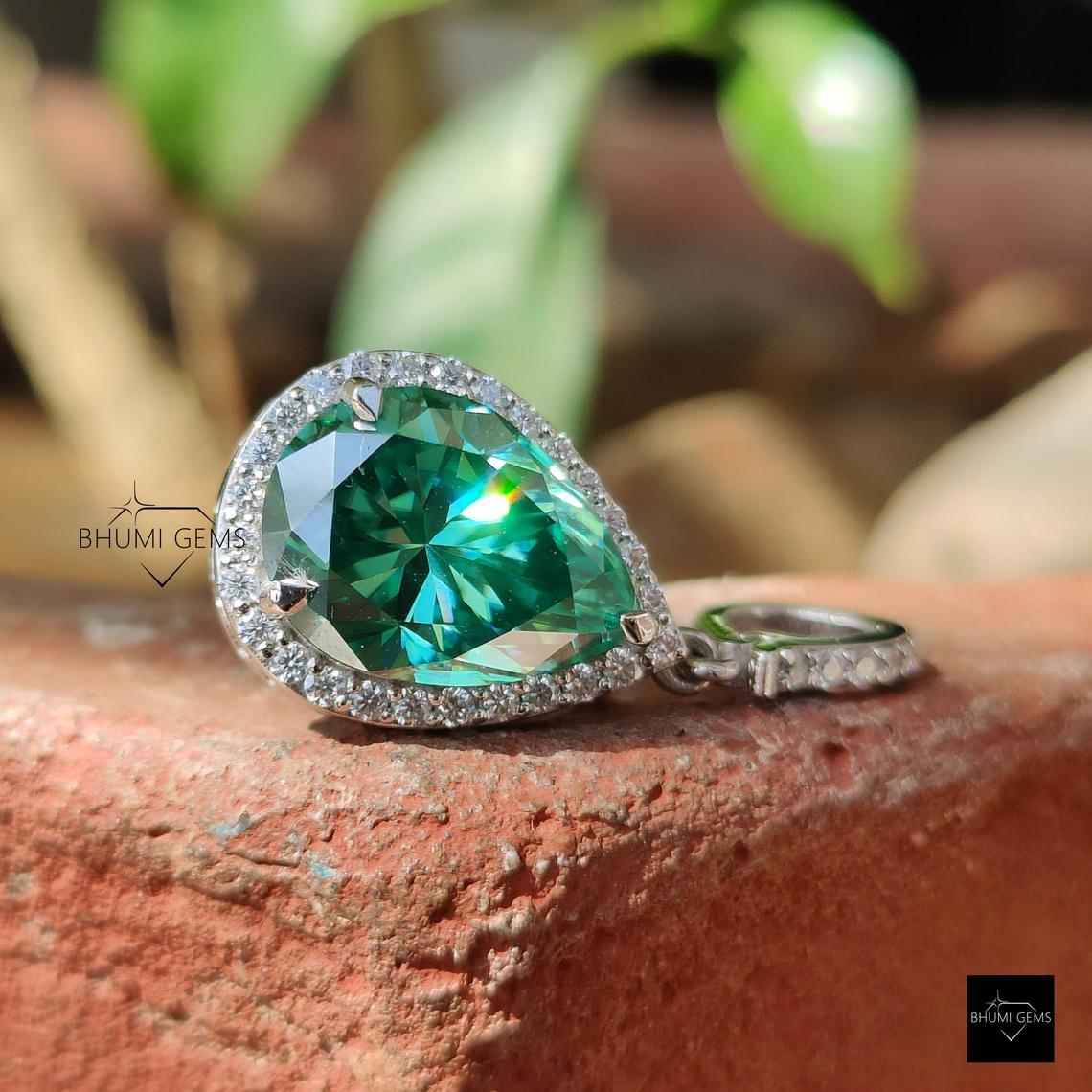 Antique 5.39 TCW Green Pear Cut Moissanite Pendant - view 6