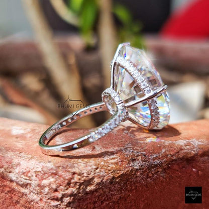 Big Oval Moissanite Engagement Ring - view 6