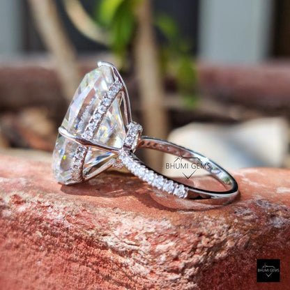 Big Oval Moissanite Engagement Ring - view 5