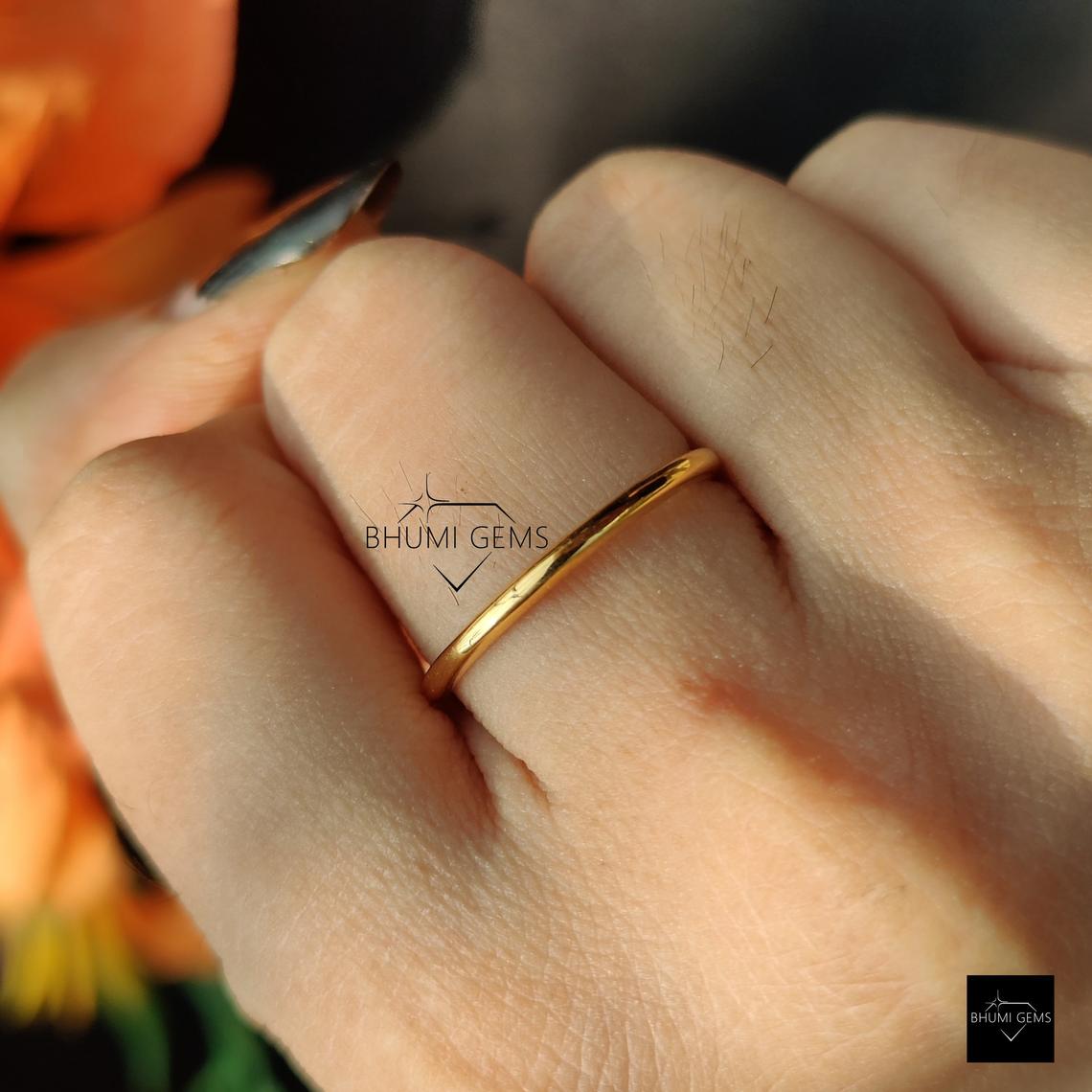 Comfort Fit Solid Gold Band - view 3