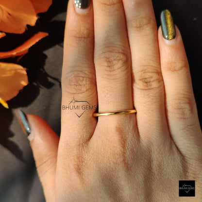Comfort Fit Solid Gold Band - view 4