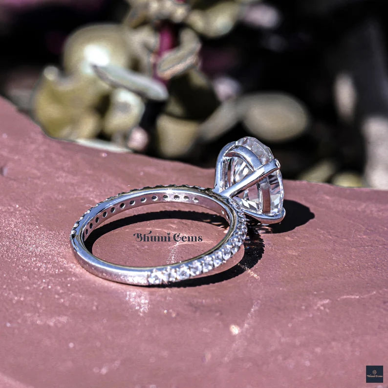 Oval Moissanite Engagement Ring - view 6