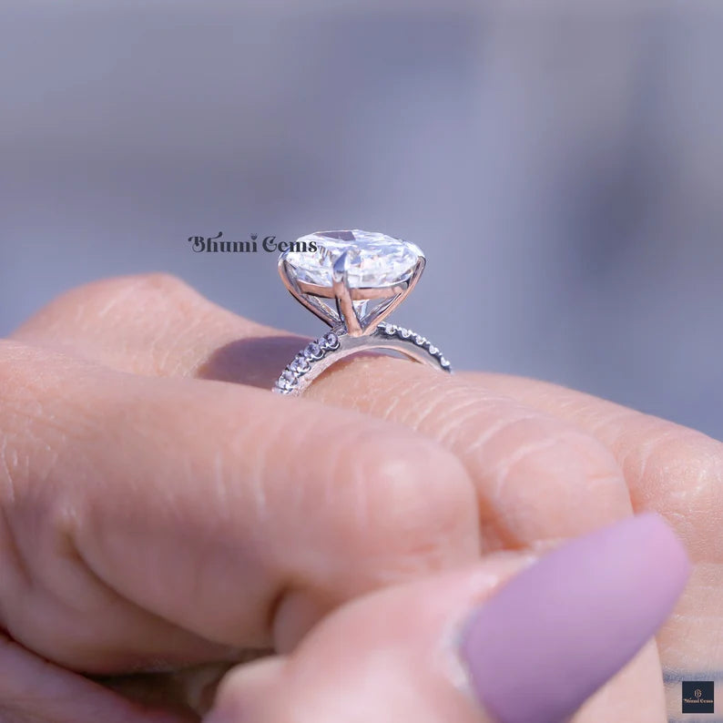 Oval Moissanite Engagement Ring - view 4