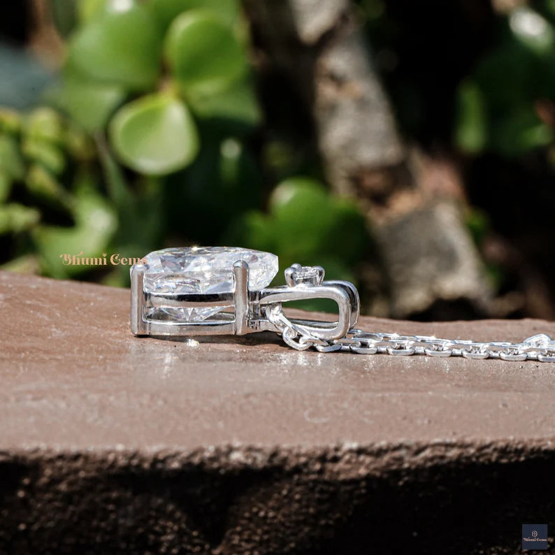 Pear Moissanite - view 3