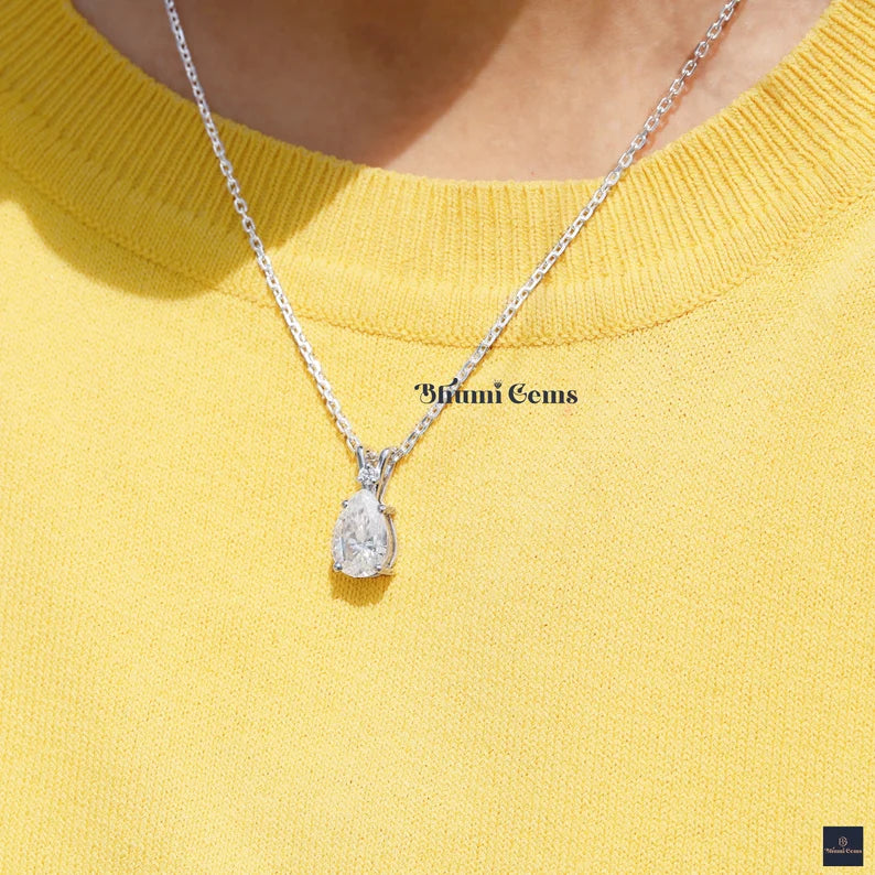 Pear Moissanite - view 2