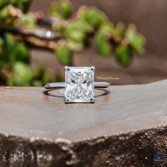 Radiant Moissanite Engagement Ring - Sparkle & Elegance in 5 CT!
