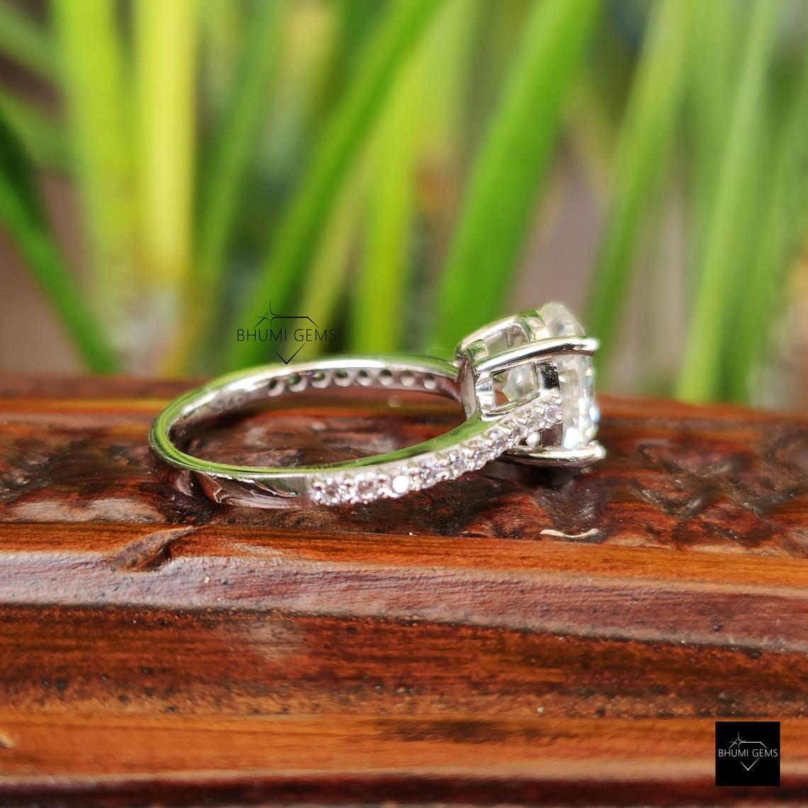 Oval Engagement Ring - view 5